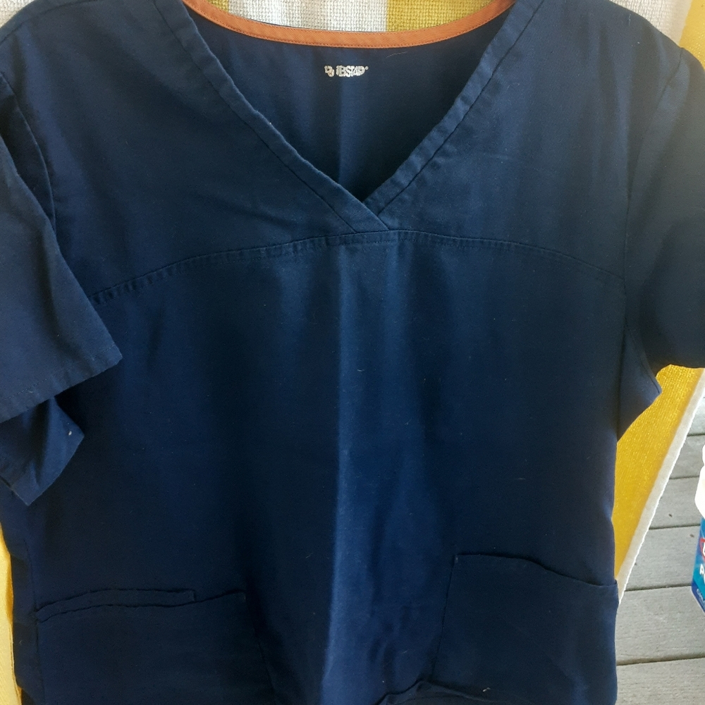Scrub top